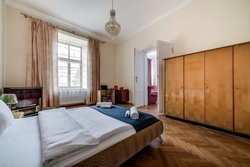 Romantic Apartments - Оn Valova Street إلفيف المظهر الخارجي الصورة